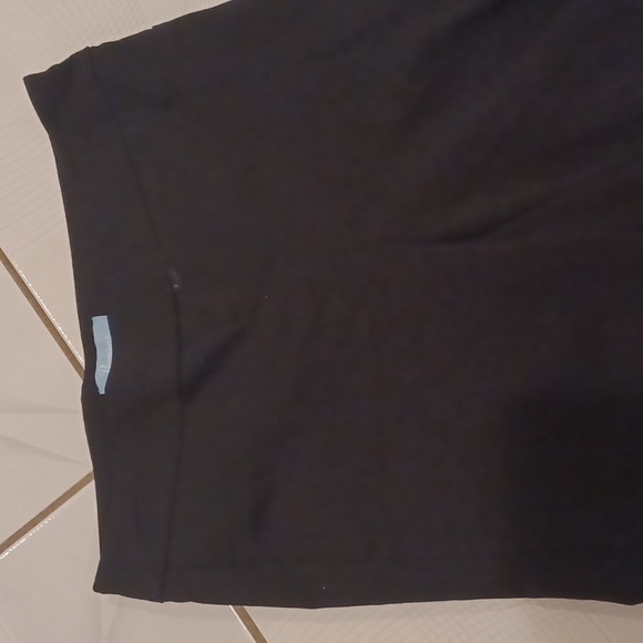 4/$80 Black Pull-on Dress Pants - Size 2P - Picture 3 of 7